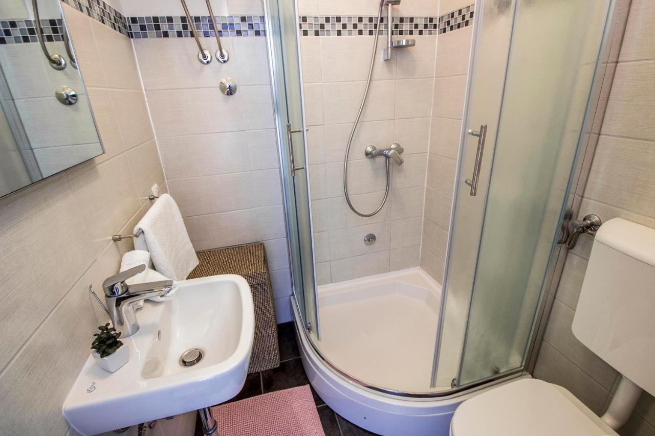 Hill Apartment With Private Pool Kučine 外观 照片
