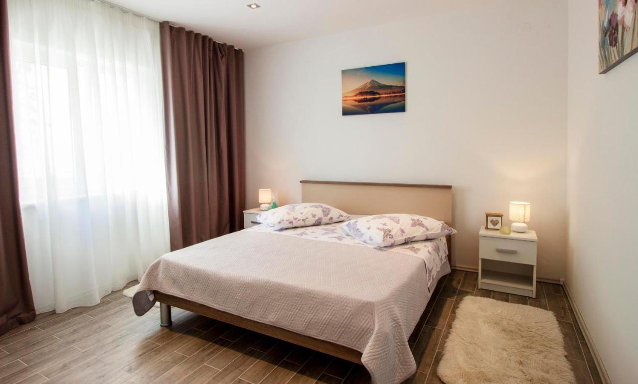 Hill Apartment With Private Pool Kučine 外观 照片