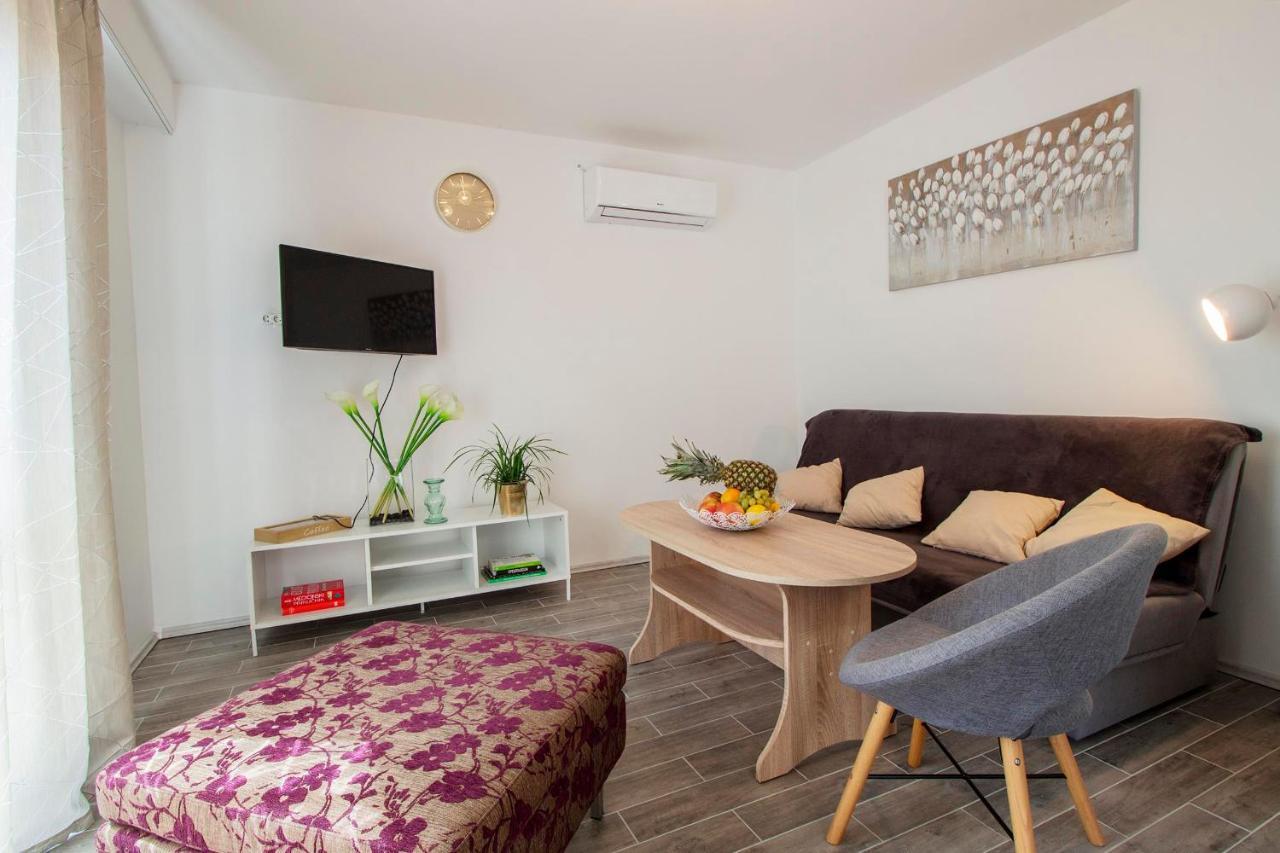 Hill Apartment With Private Pool Kučine 外观 照片